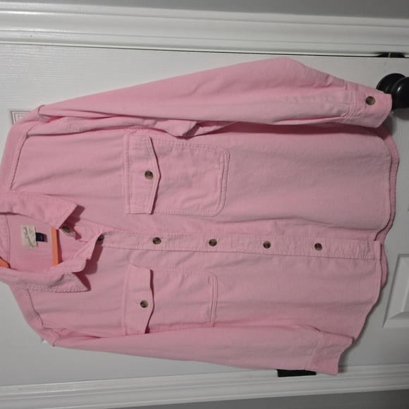 Universal Threads - Picture 2 of 3